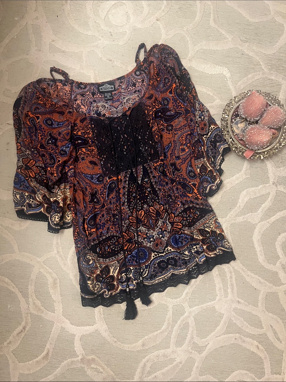 NWOT🌷ANGIE🌷Black print rayon short sleeve blouse